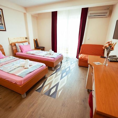 Hotel Holiday-M Ohrid Luaran gambar