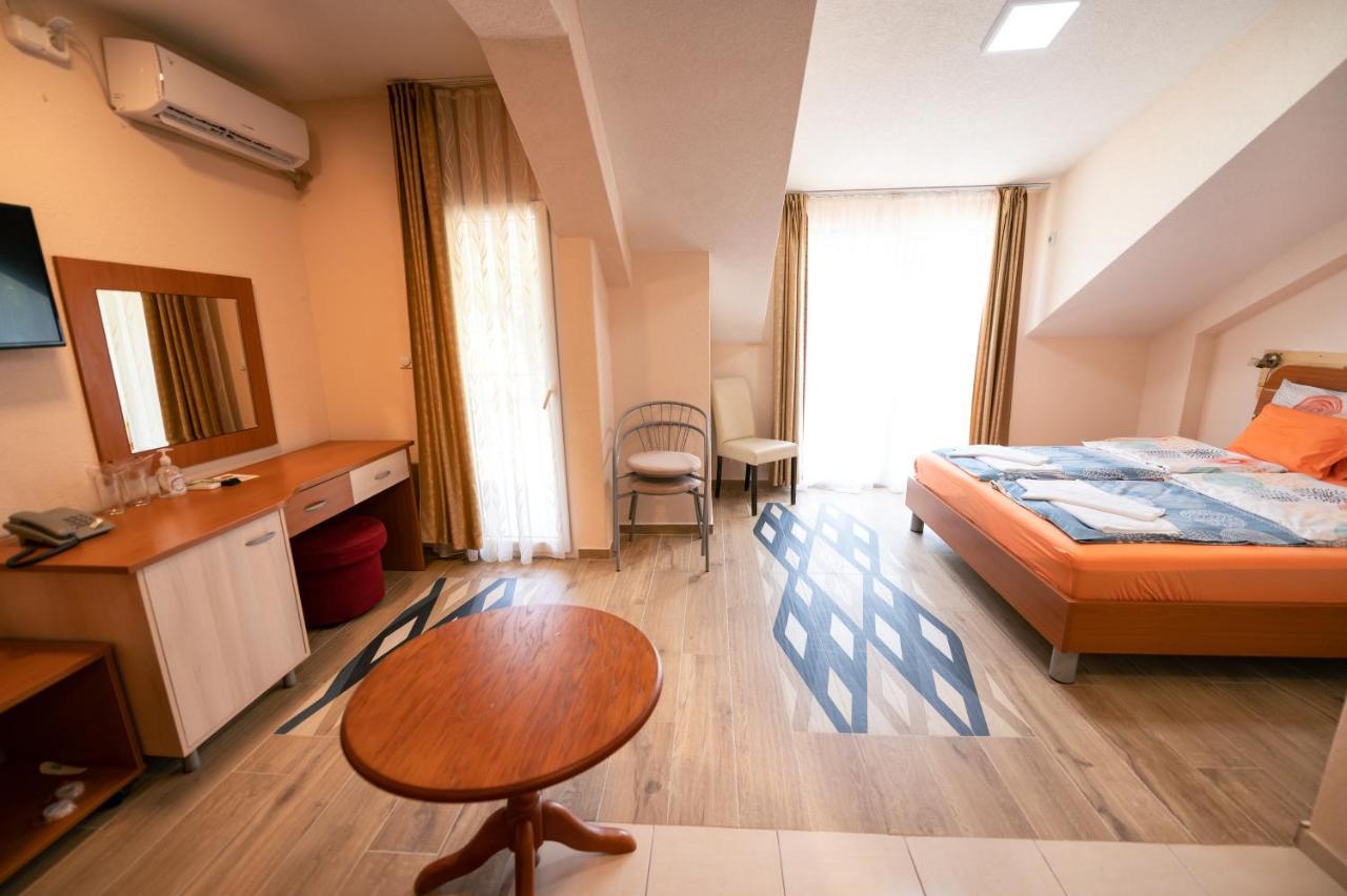 Hotel Holiday-M Ohrid Luaran gambar