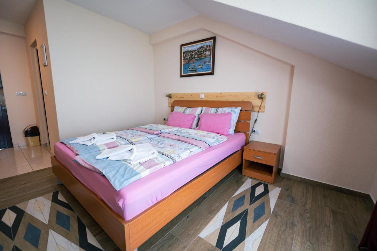 Hotel Holiday-M Ohrid Luaran gambar