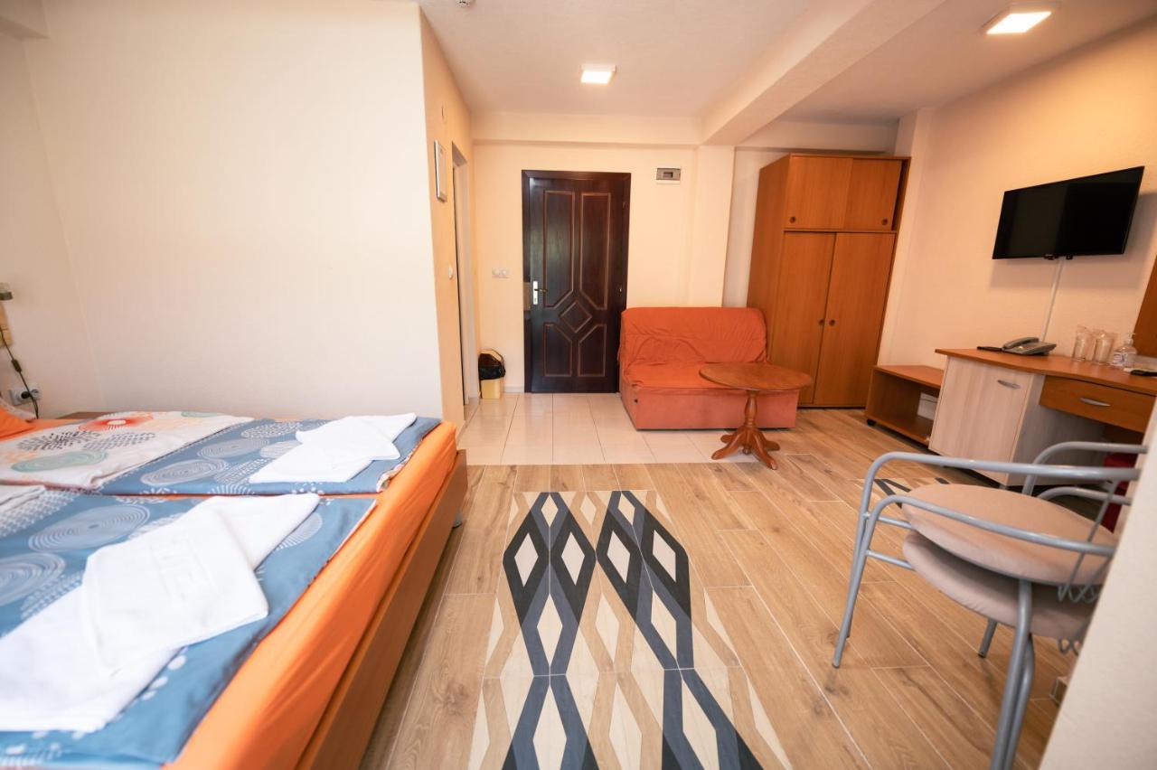 Hotel Holiday-M Ohrid Luaran gambar