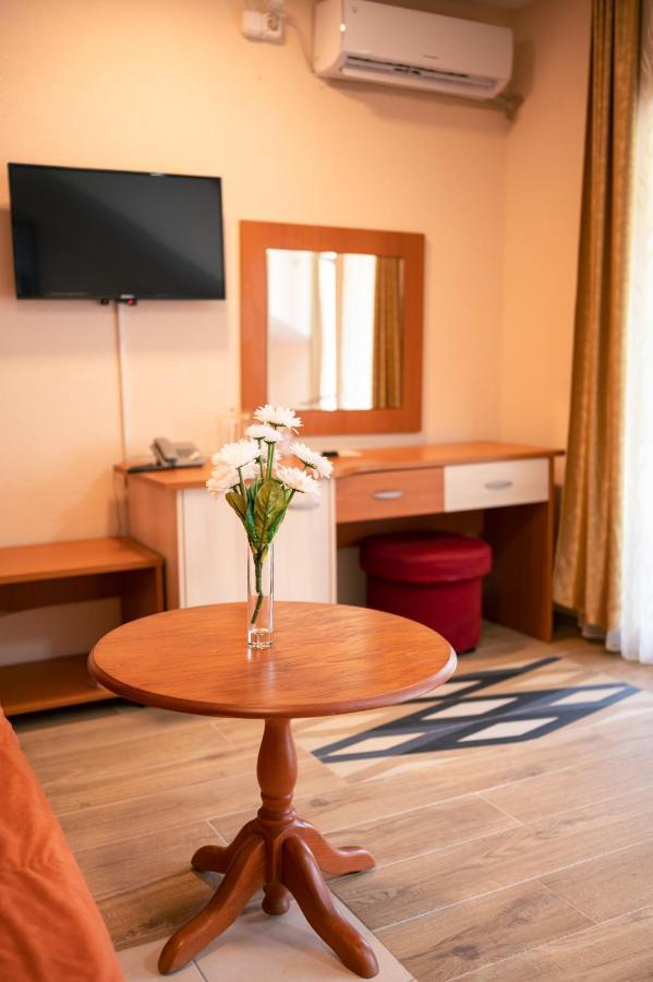 Hotel Holiday-M Ohrid Luaran gambar